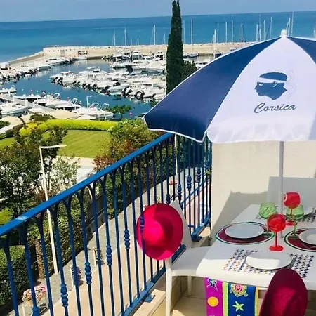 아파트 Appartement Centre Ville Avec Piscine Et Vue Mer